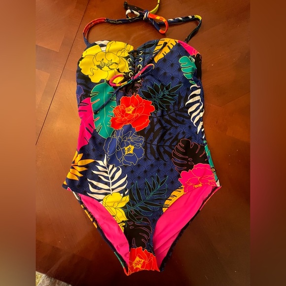 🎀 NWOT La Vie en Rose Aquarose On Piece bathing suit Medium - Picture 1 of 7